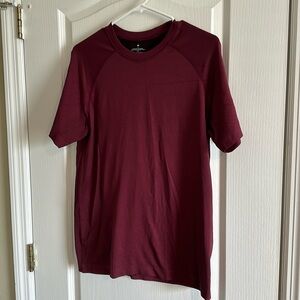 Men’s Medium Red Fabletics Tee